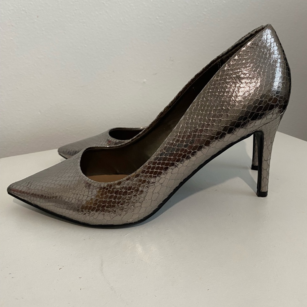 🍄 TORRID Pewter Pointed
Toe Pump Size 10W - Picture 4 of 7